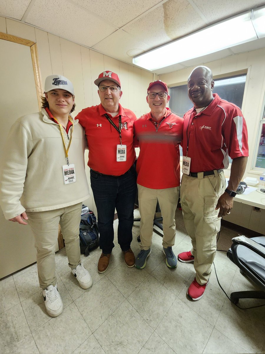 maverickbear's tweet photo. What a great team to work with every Friday night in the radio booth. We are so fortunate to get the opportunity to bring you our @MarshallISD Mavericks every Friday night on @KMHTSPORTS. A great group of kids and coaches and a great year! #MarshallProud #Maverickstrong https://t.co/hvi6SZdt87