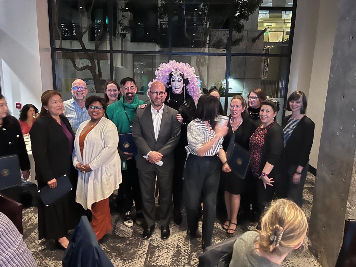 canpsfbayarea's tweet photo. Happy NP Week! A look at our  NP Week event with guest speakers Sister Roma and Rafael Mandelman. Our members received self care kits including @rxla candles &amp; @eatwellfarm botanicals. Members also won Robert Mondavi wine and quilts from the Santa Clara Quilter’s Guild. https://t.co/inWvrpIkLV