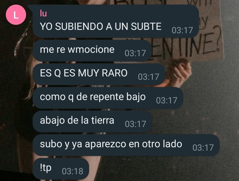 sleepxngc's tweet photo. provinciana descubre el subte https://t.co/W2fBPLapGT