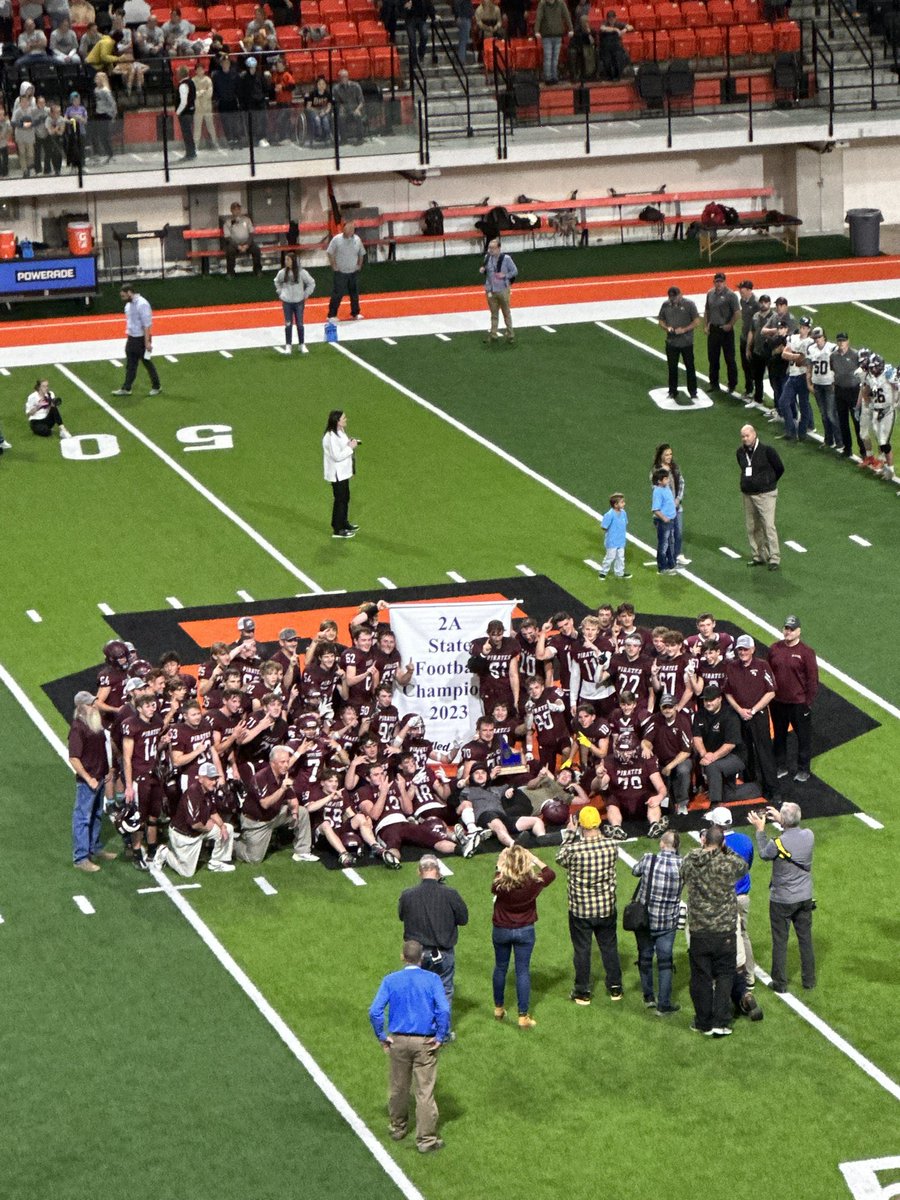 TrayceStone's tweet photo. Your Idaho 2A STATE CHAMPIONS! So proud of this team!🙌 @PlayBookAthlete  #football #FridayNightLights #statechampions #highschoolfootball #ihsaa https://t.co/QqMHH6znQC