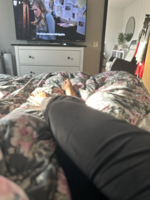 Nytt avsnitt p&aring; g&aring;ng ut 💋  https://t.co/bqcJvARfHL https://t.co/8vG2OASJld