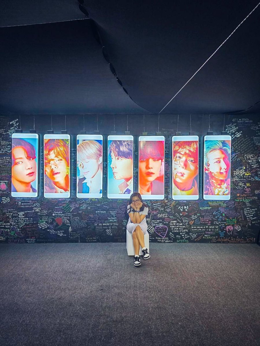 caiii_m's tweet photo. Seven Phases Exhibition by James Jean | BTS. 💜 #SevenPhases #JamesJean #BTS https://t.co/SRW2a2sZyP