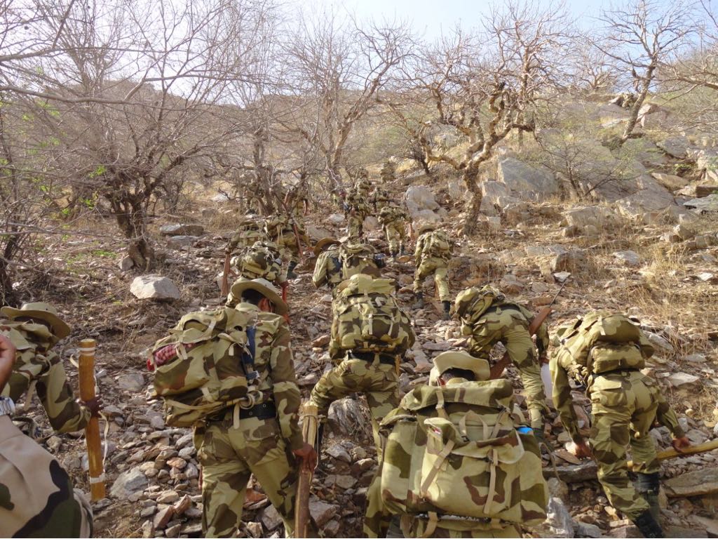 CISFHQrs's tweet photo. खण्ड कर प्रचंड को
हर उस संताप को
जो रोकती है राह को
रुको नहीं डटे रहो
बढे चलो बढे चलो ।
#CISF "संरक्षण एवं सुरक्षा"   #MakingOfSoldiers
#PROTECTIONandSECURITY #TRAINING
@HMOIndia https://t.co/vjsbu3penx