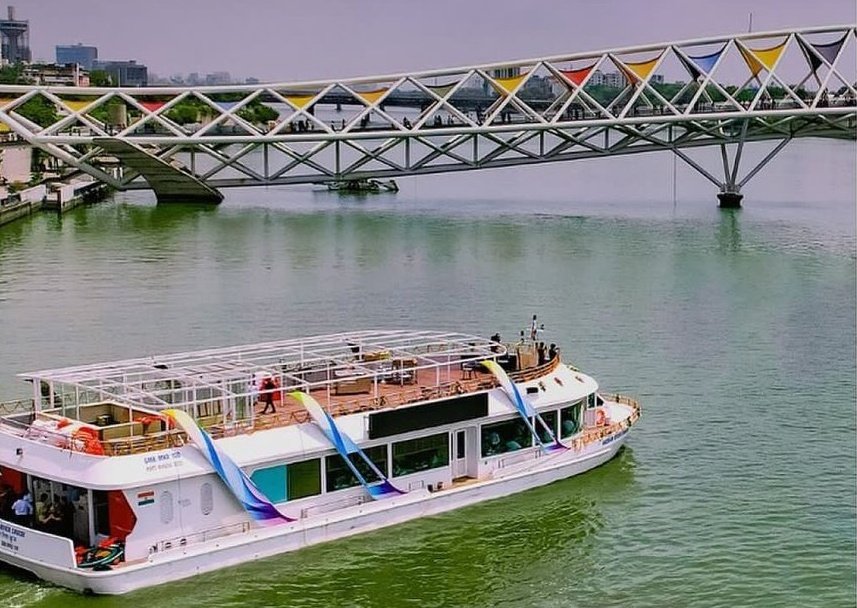 Australian Cricket captain boards river cruise to pose with trophy at Atal Bridge