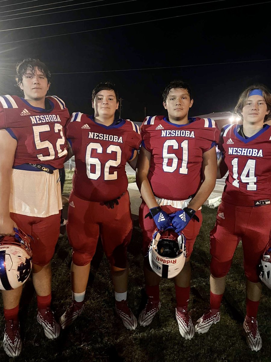 Sophomore Season ✅
Got lucky enough to start a few game towards the end of the season and went out with a bang but just couldn’t pull it off at South Panola. Gotta get stronger and better. Till next year