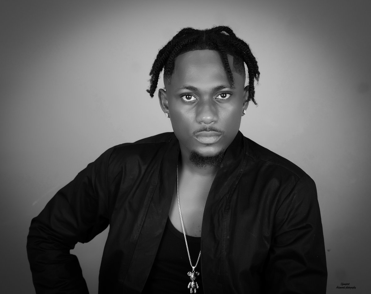 ORIN247's tweet photo. It's Afrobeats to the world and @Temmy__D is bringing the best of #afrobeats to your ears.🎧

His new single - “SURVIVAL” is out!🔥

#Orin #TemmyDSurvival #NaijaNinja https://t.co/n87FdFLfbk