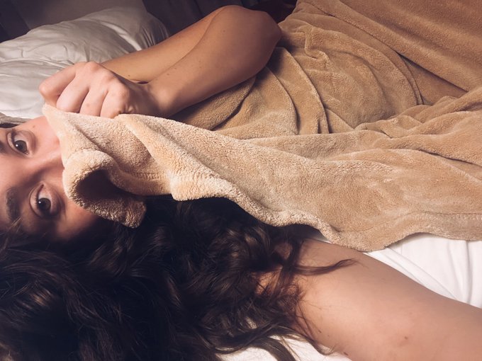 What&rsquo;s under the covers? 👀 https://t.co/Eiiqaa3mpz<a href="/tag/onlyfans"class="tags"><span>#onlyfans</span></a>