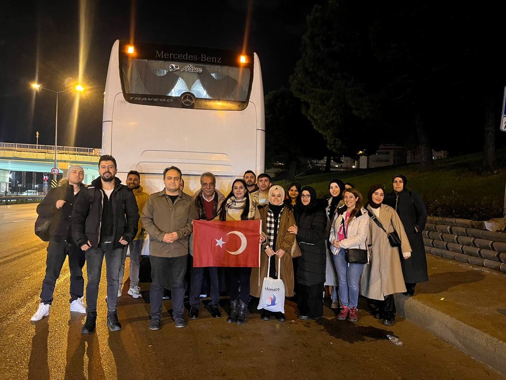 TRogretmen's tweet photo. Öğretmenlerimiz 'Mülakata Hayır' demek için dün akşam Ankara'ya doğru yola çıktılar.

#ÖğretmenlerUlusta https://t.co/jSIPJvmcBp