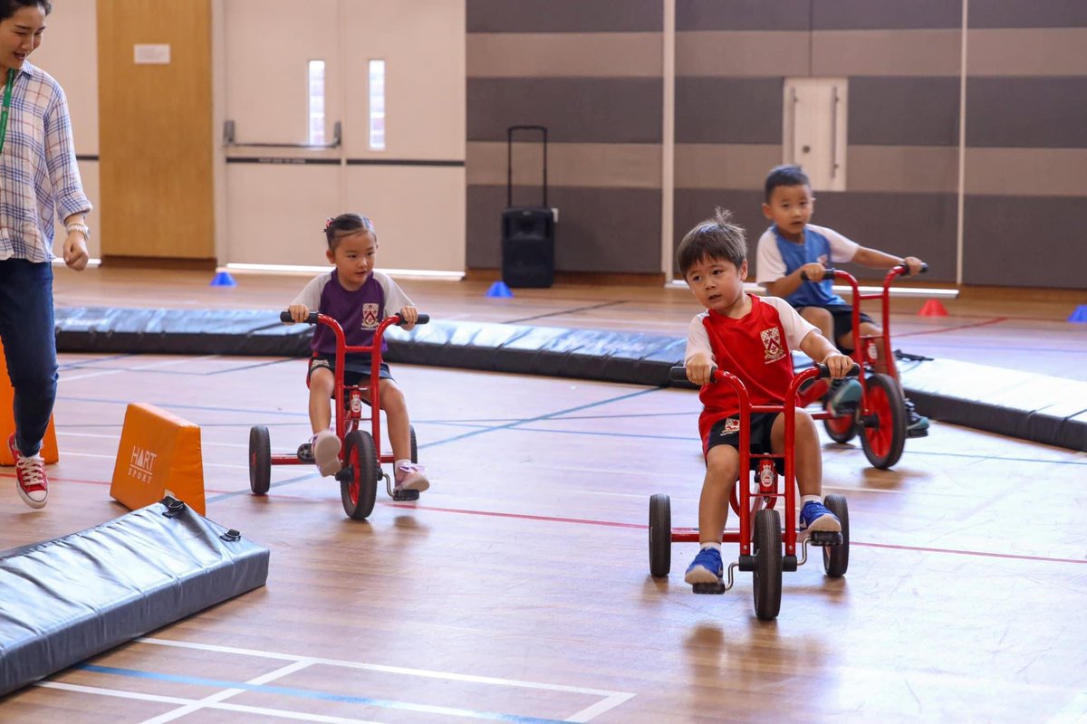 A round of applause for our Reception students who triumphed at the annual #Duathlon this week! 🏅 It was a joy to see parents, siblings, and extended family members join in for this memorable event of biking, running and obstacle courses 🏃🏽‍♀️🚴‍♂️💪🏼
