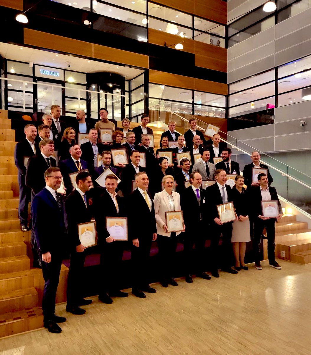 donatas_butkus's tweet photo. Delighted 2gether w my 🇱🇻🇪🇪 colleagues @IlzeRuse & @toomas_lukk to present @TeliaCompany HQ business management diplomas to #Baltic business CEOs who’re are developing sustainable & innovative business & most importantly - contributing 👉 Baltic region economic integration #BICG https://t.co/FdyIdY52XN