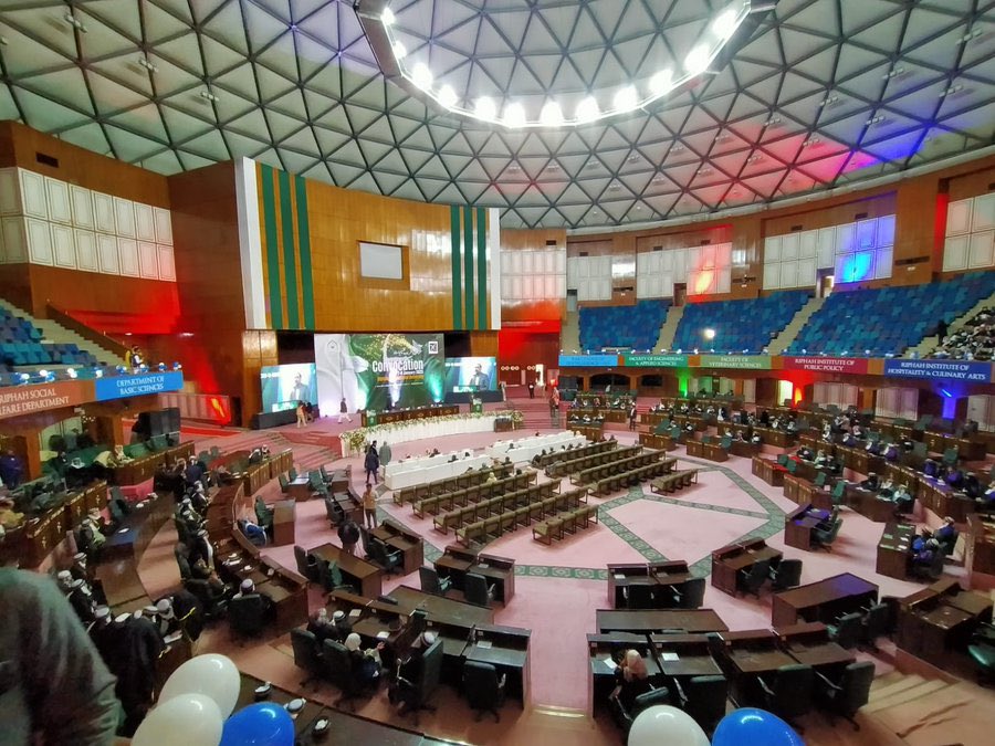 buttmunim11's tweet photo. You can never be the best. The only thing you can be the best at is developing yourself....
Riphah international university 
#Convocation23 https://t.co/PR9xXZbaOo