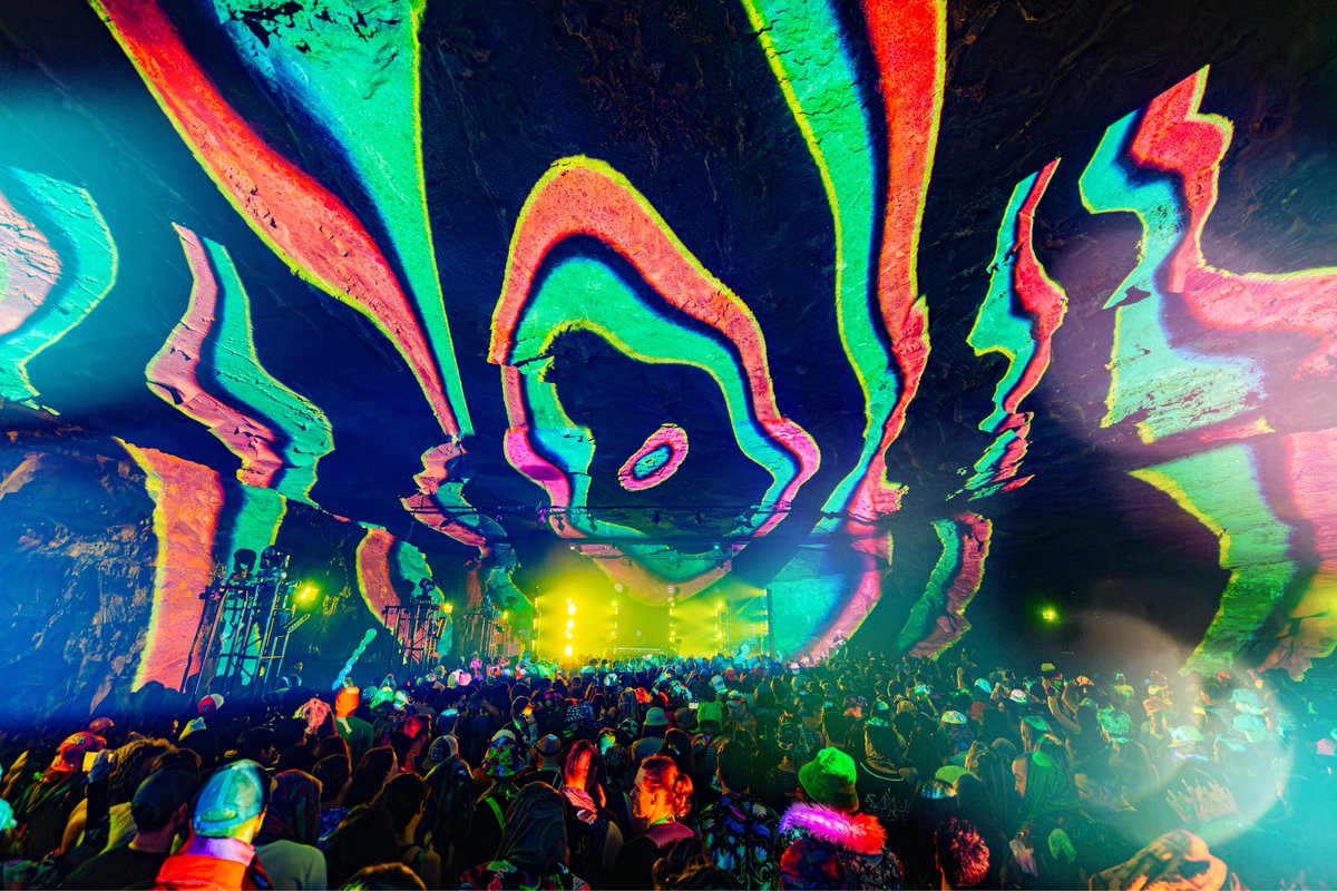 RAVE CAVE night 1 🤯😭🫠 OMG