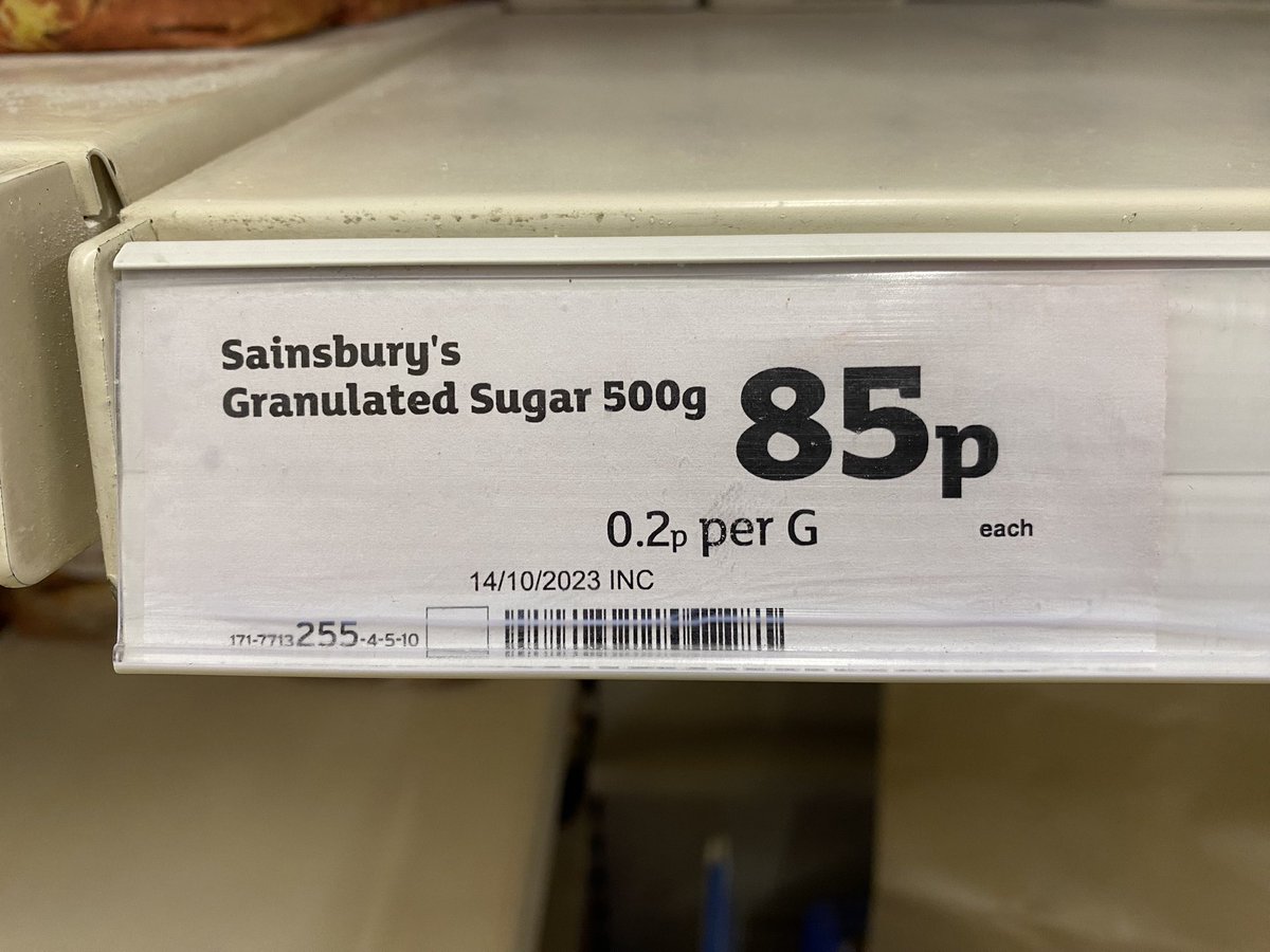 AlaskanSnowball's tweet photo. @sainsburys Why do you put your ‘price per’ in different measurements? Kg, 100g, g. Especially when it’s the same produce as per my pictures. The maths isn’t difficult for most people but it would still make life easier if you kept it all the same. I don’t understand your logic. https://t.co/3dvgcOixOS