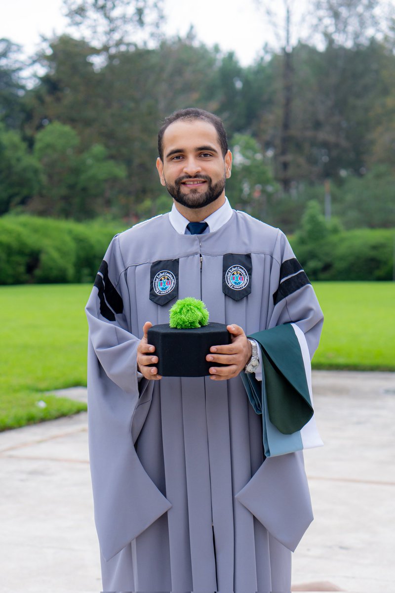 kldc21's tweet photo. ¡Se Logro! Con la ayuda de mi Dios, mi madre y mis amigos. Solo puedo dar GRACIAS 🎓🥳 https://t.co/lGTfRgUciq