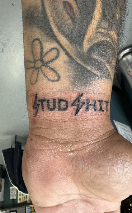 Where my dawgs at? Make some noise!!!! https://t.co/QRVkYzMhVV<a href="/tag/studshit"class="tags"><span>#studshit</span></a>