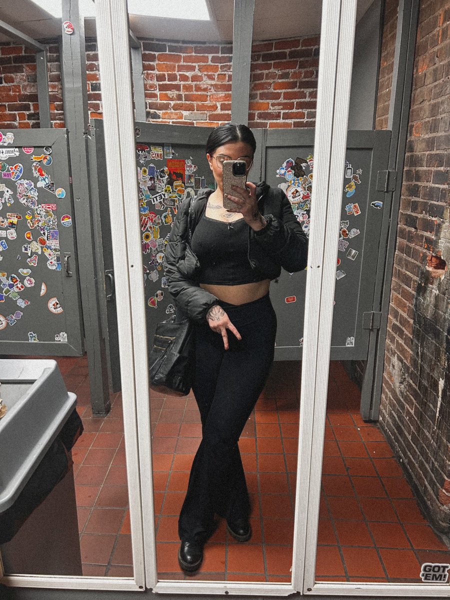 tryitonwithaj's tweet photo. Come take cute pictures with me in the bathroom 🥰🥰 https://t.co/ko7m1JLbgh