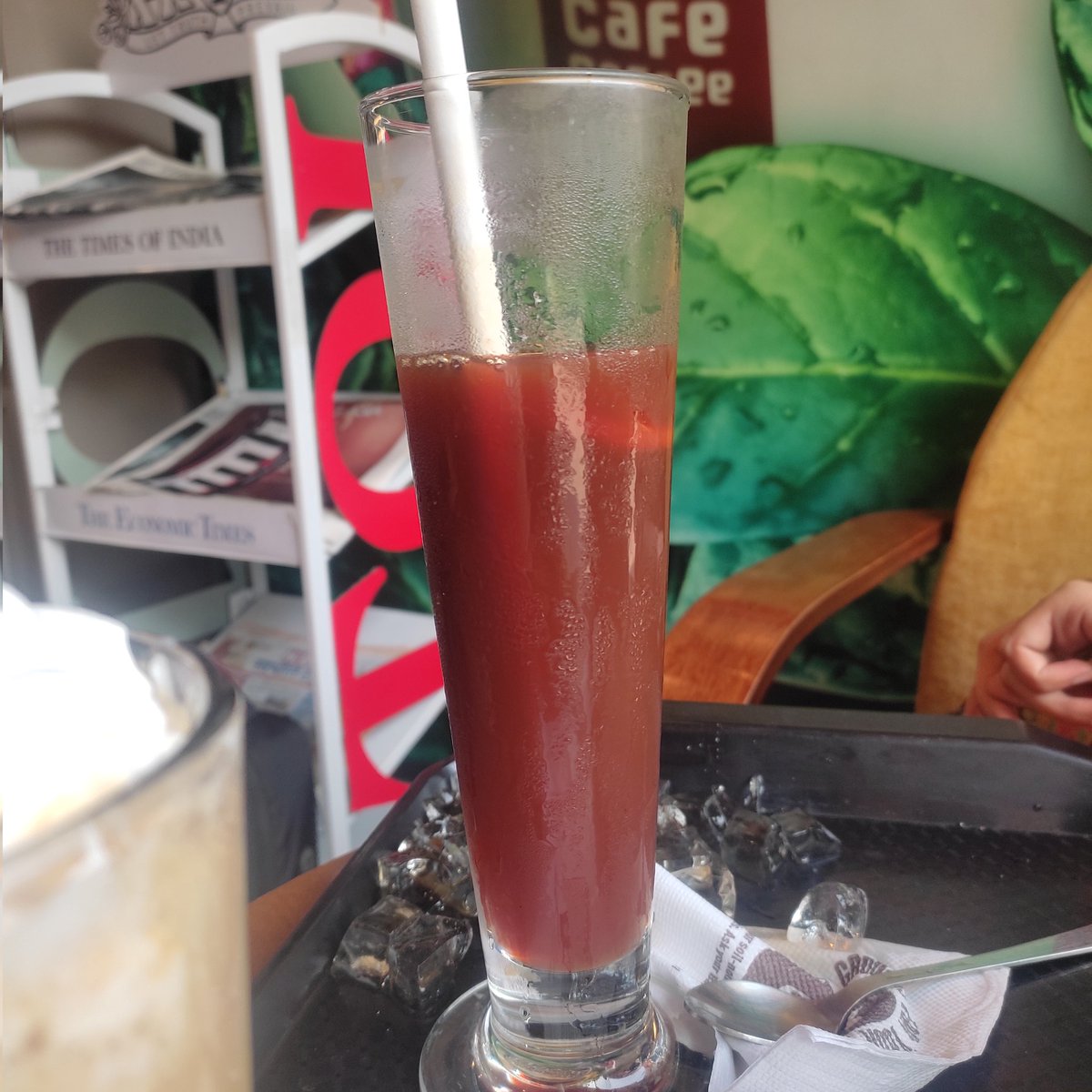 421Gadgets's tweet photo. Stop scamming people with 1/3rd ice.. It's already ₹250 for a glass. If you want, increase the price more.. #scam  @CafeCoffeeDay, https://t.co/JQA7fyHhLk