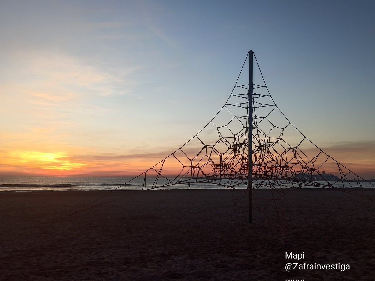 Zafrainvestiga's tweet photo. #18Noviembre #amanecer en #Malvarrosa #Valencia
Momentos únicos:
7:44h
7:45h
Camino del #IVCongrésCTEM #conAdeSTEAM
Seguimos Tejiendo redes😊 https://t.co/aKfUXeBp5k