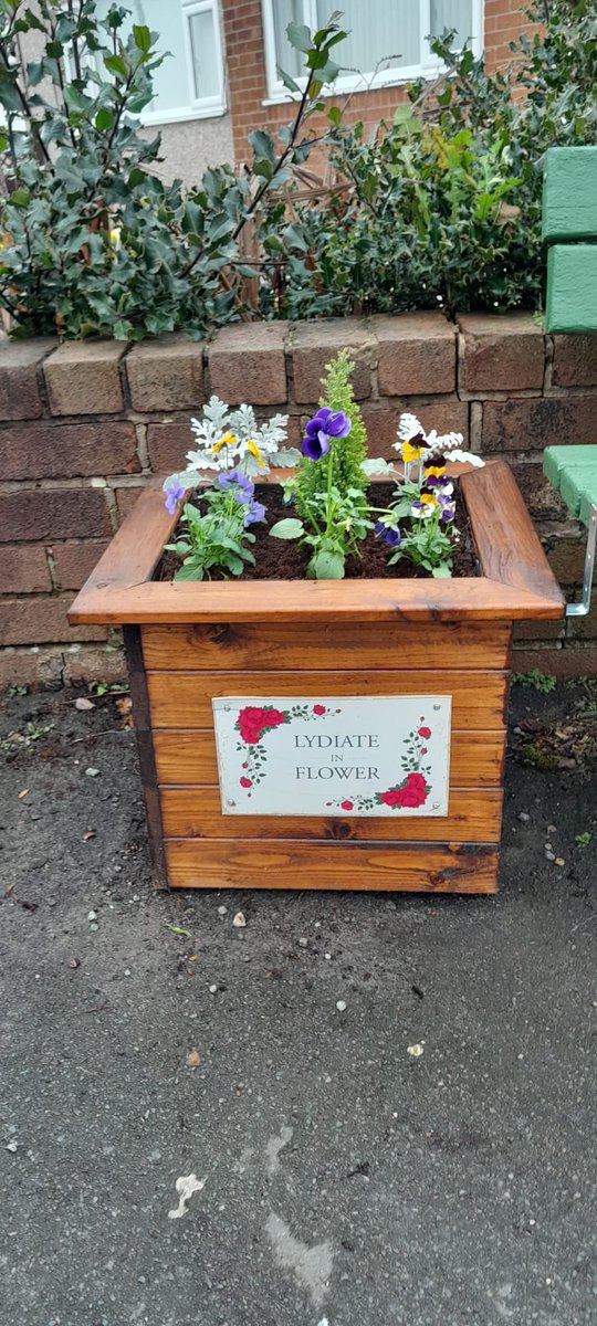 LydiateinFlower's tweet photo. New planters just installed in #Lydiate by our amazing #volunteers.

👏👏 https://t.co/SIQSCiXesk