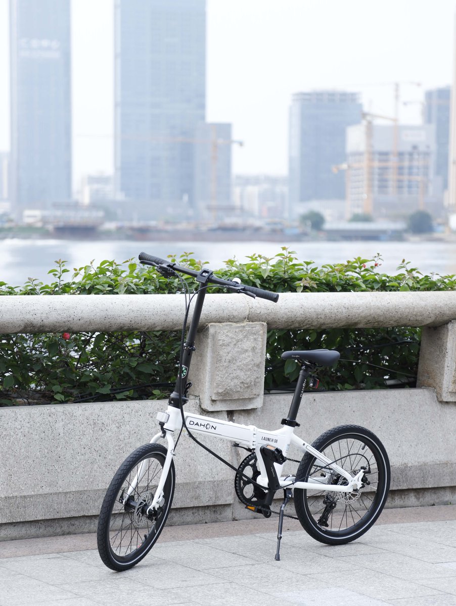 dahonbicycles's tweet photo. 🌇Shift your gears, not your lifestyle. The DAHON Launch D8 adapts to your urban rhythm effortlessly!

#DAHON #DAHONLaunchD8 #UrbanExplorer #LaunchD8  #Dahonfloldingbike #foldingbike #bike #freedomunfolds #foldie https://t.co/Rogbl7rK9K