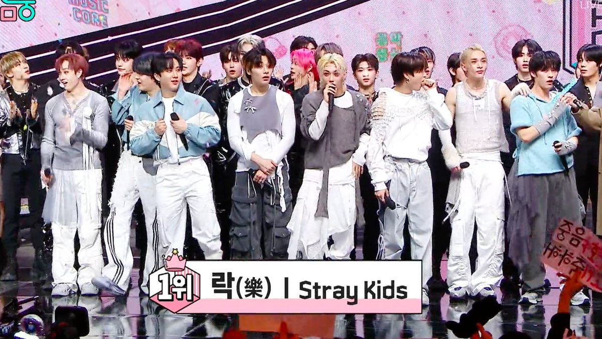 방결단 👰🏽‍♀️ tweet media