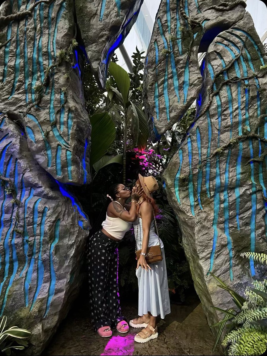 LexyM_Studios's tweet photo. This picture is doing a lot of things to me I swear 🙈🙈🥰😊🤩🥰
My VENGEL sismance 
#cyngapore 

HAVE FUN VENITA https://t.co/ER6ADgPMCX