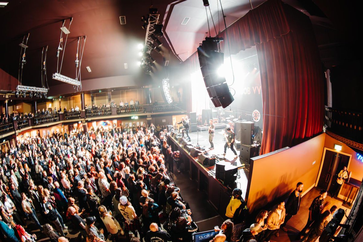 Thank you Manchester!!! That was fucking insane!!!!!! 🤘🏽👊🏽❤️