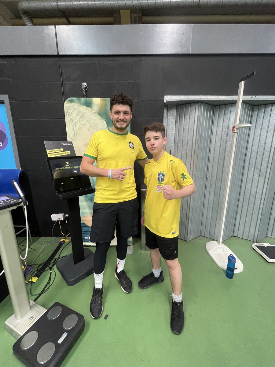 We don’t build friendships &amp; relationships by focusing on our differences: age gap, language, background 🏴󠁧󠁢󠁷󠁬󠁳󠁿 vs 🇧🇷⁦<a href="/LliswerryHigh/">Lliswerry High</a>⁩ ⁦<a href="/PositiveFutures/">Positive Futures</a>⁩ we support, include as well as share our knowledge and expertise 🩵🩵Enso &amp; Callum after their Muay Thai session 🤝