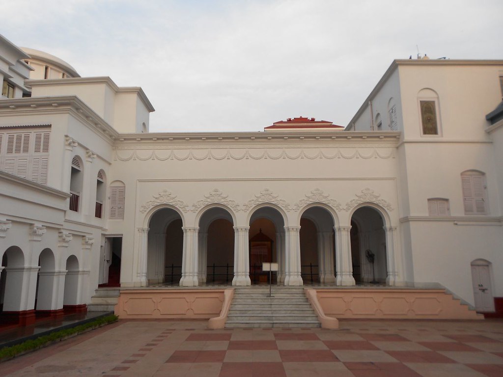 RupakChatto's tweet photo. Dutta Bari on 3 Gaur Mohan Mukherjee Street was the ancesteral home of Narendra Nath Dutta (Swami Vivekananda). He was born here in 1863. The house was built by his grandfather sometime in the 1820s. https://t.co/aXfMEux19Y