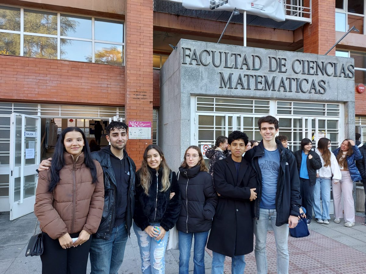 minmaculadahhc's tweet photo. Nuestros alumnos más valientes de Bachillerato listos para disfrutar de los retos de la Olimpiada Matemática. ¡Mucha suerte y a por la siguiente fase! #educarenrealidad #colegioshhcc https://t.co/iVBZbZFGrH