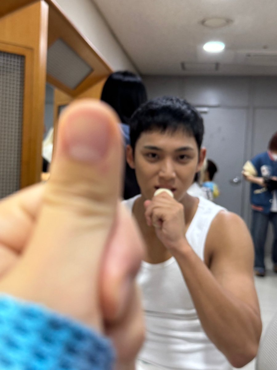 어째 내가 머리 짧은 내 친구한테 하는 짓이랑 똑같은거 같은건 기분 탓?