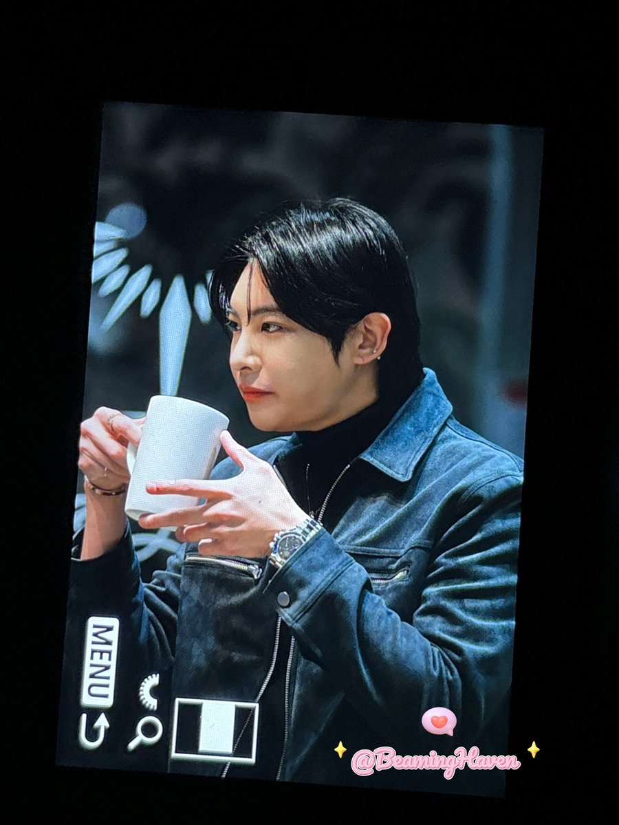 BeamingHaven's tweet photo. 231118 브랜드엘 라이브 이유 🩷

오늘도🫶멋잇당!!
@LUsyndrome
#포커즈 #이유 #Fcuz #LeeU https://t.co/0PAQDZRbw2