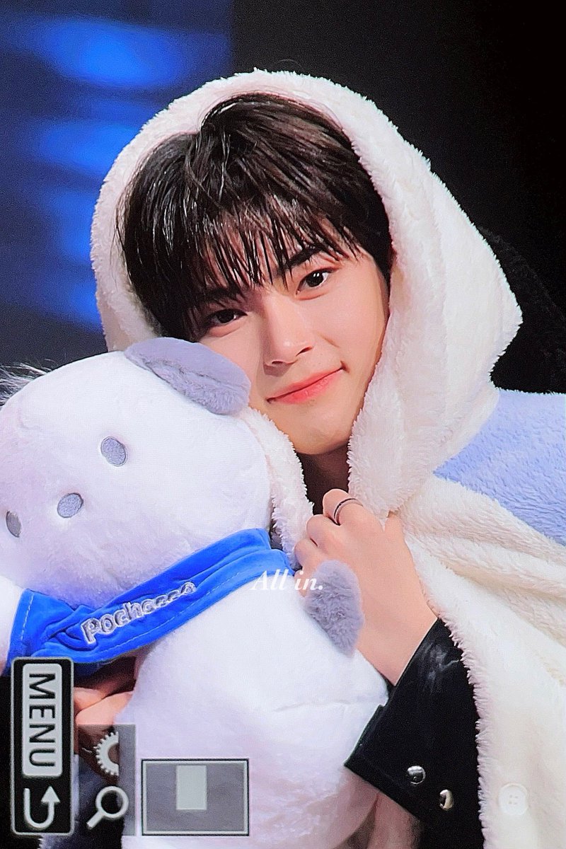 allin_shb's tweet photo. 231118 빈챠코🐾 #제로베이스원 #ZEROBASEONE #ZB1 #성한빈 #SUNGHANBIN https://t.co/Fu4kBY8XJw