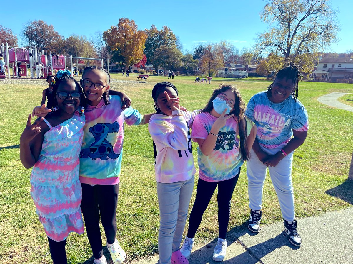 bgraham04sp's tweet photo. Anti-Bullying Week was a success ! @GutermuthES https://t.co/jWlJcWOu39