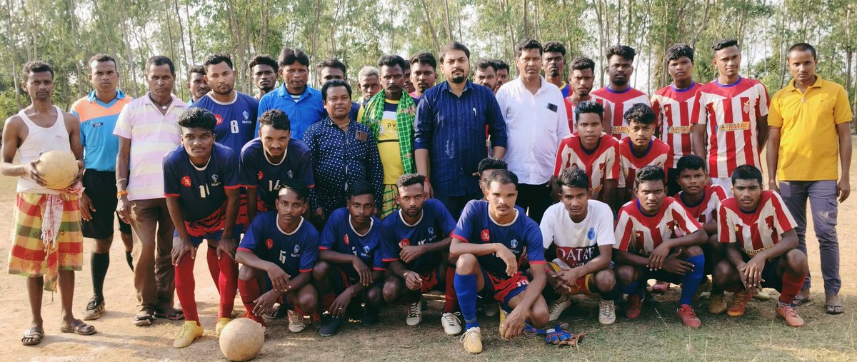 sumanaitc7's tweet photo. আমার জেলা পরিষদ ক্ষেত্রের অন্তর্গত_বড়খাঁকড়ি গ্রাম পঞ্চায়েতের #বিরিবেড়িয়া_ফাগুন_কুইলি_ক্লাব এর আহ্বানে/আয়োজনে_দুদিনব্যাপী ফুটবল টুর্নামেন্টের "পুরষ্কার বিতরণী মঞ্চ"তে আমরা সকলে🙏🏼⚽🏆
ক্লাবের সমস্ত কর্মকর্তার প্রতি আমি আন্তরিক কৃতজ্ঞ🙏🏼
#সাথে_আছি #পাশে_আছি🙏🏼
@abhishekaitc https://t.co/ajVFEfcZAP