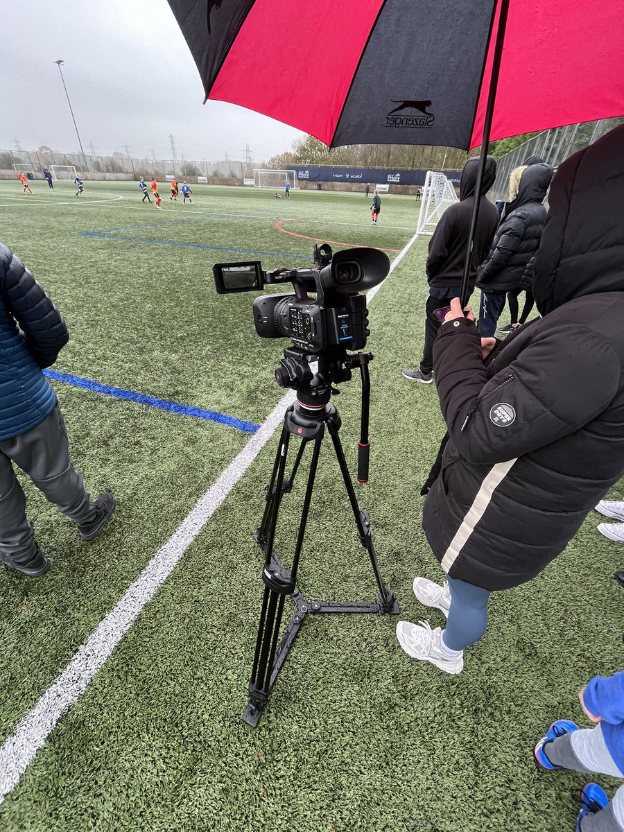 Filmed a few shots of the Walton Le Dale vs Gillibrand u9 game this morning for my Uni assignment. Was a pleasure to watch and get used to using the camera equipment properly. @wldjfc @GWFC_ @SportJournUclan