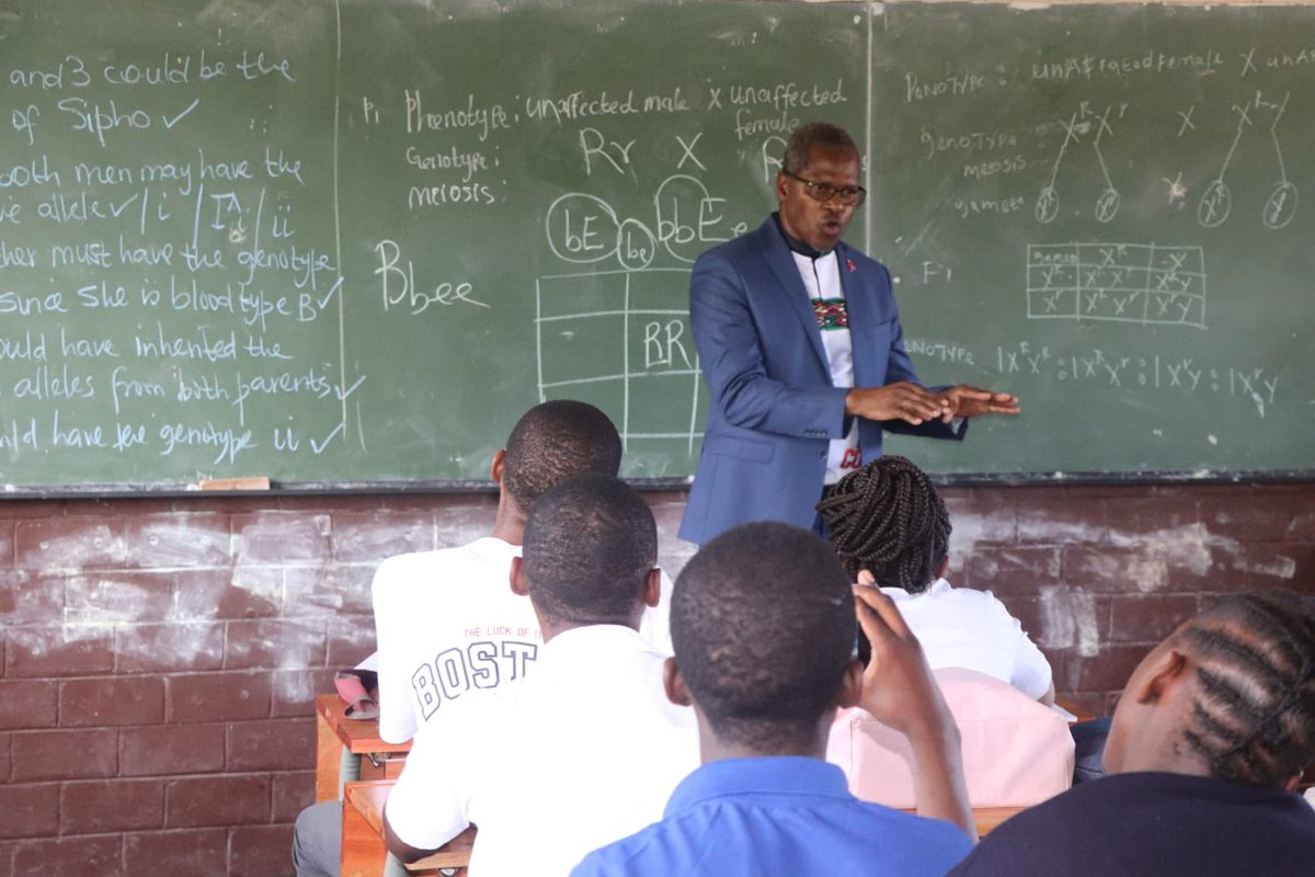 vote_ifp's tweet photo. πππIFP President making a meaningful stop during voter registration site visits, engaging with matriculants at King Shaka High School. Inspiring the next generation to be active participants in shaping the future! ππ³οΈ #RegisterToVoteIFP https://t.co/EUvgBfLZLn