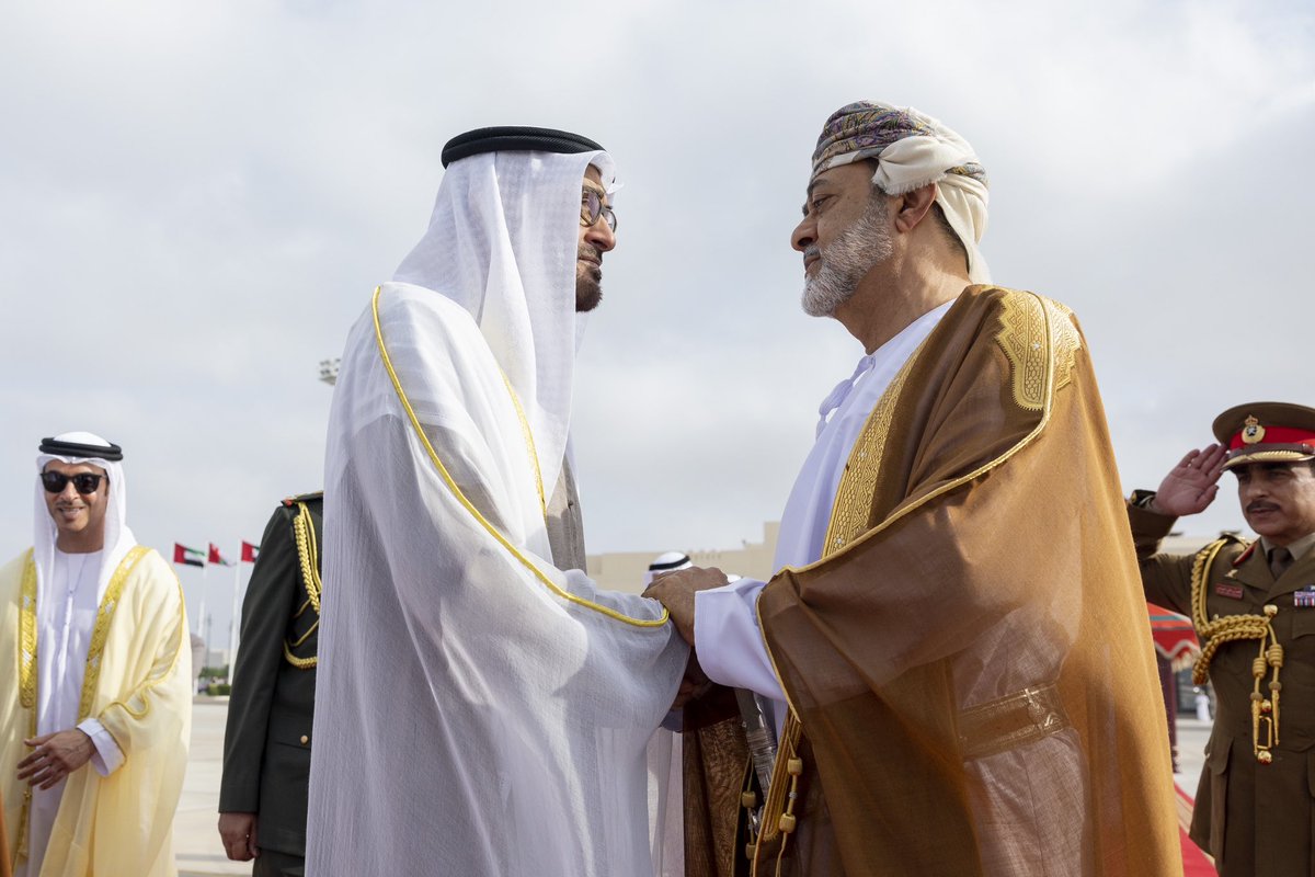 HHmansour's tweet image. أهنئ جلالة السلطان هيثم بن طارق والشعب العماني الشقيق باليوم الوطني لسلطنة عمان ..نشارككم أفراحكم الوطنية بسعادة واعتزاز وندعو الله تعالى أن يديم عز السلطنة ورفعتها وازدهارها ونهضتها المباركة