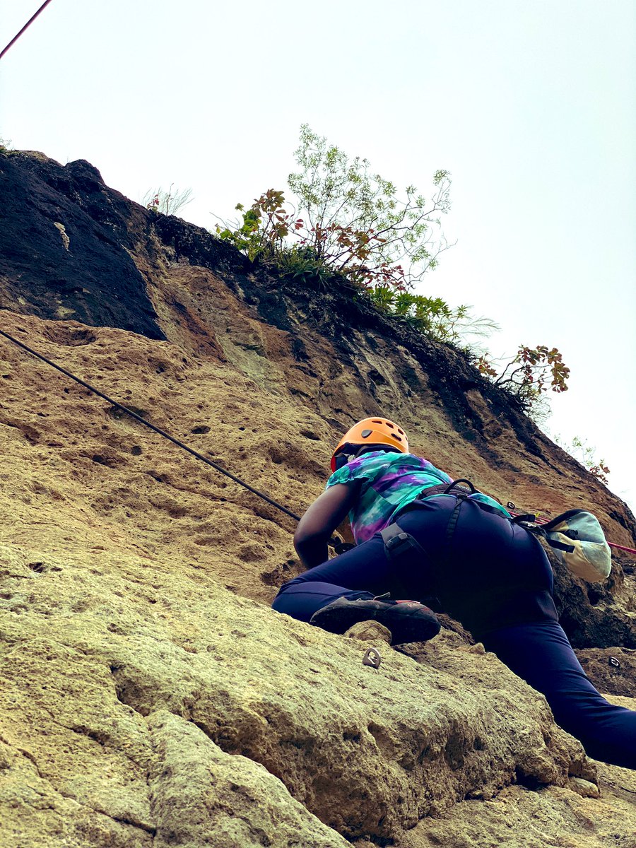 ElgonTrekkers's tweet image. Scaling the cliffs of Sipi Falls, finding strength in every ascent. 🧗‍♂️ Embracing the heights, chasing the thrill! #SipiRockClimbing #UgandaAdventures #ClimbToTheTop #NatureChallenge #VerticalJourney 

For inquiries and bookings 
WhatsApp us on +256758747809