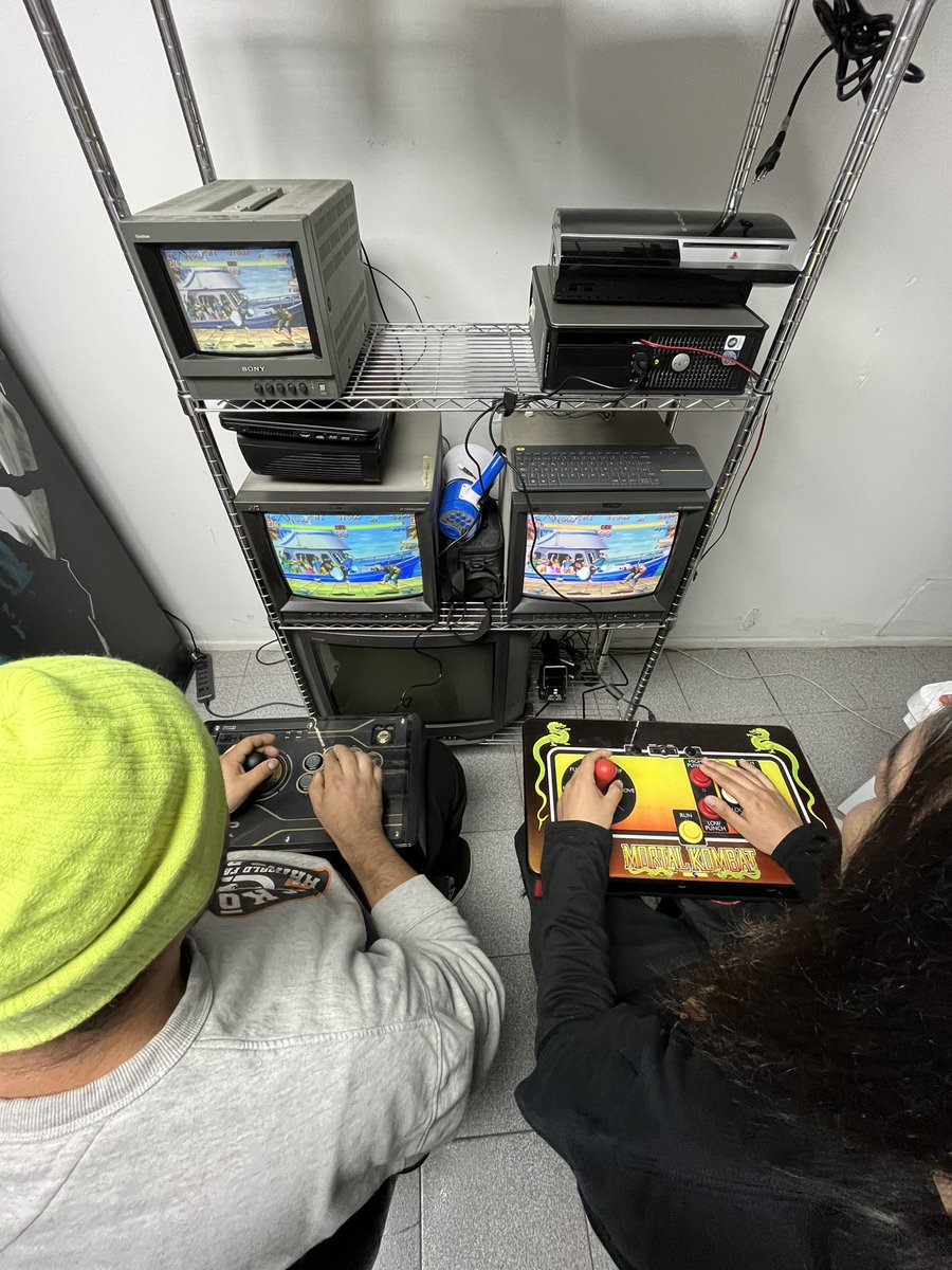 dojooculto's tweet photo. Ayer tuvimos la última sesión del año en el Dojo oculto, free play de third strike, Groovy arcade, mk2 plus, umk3, mk4, sf6 y mk1. #arcadelife #fgc #arcadehardware https://t.co/J2MyixxiLS