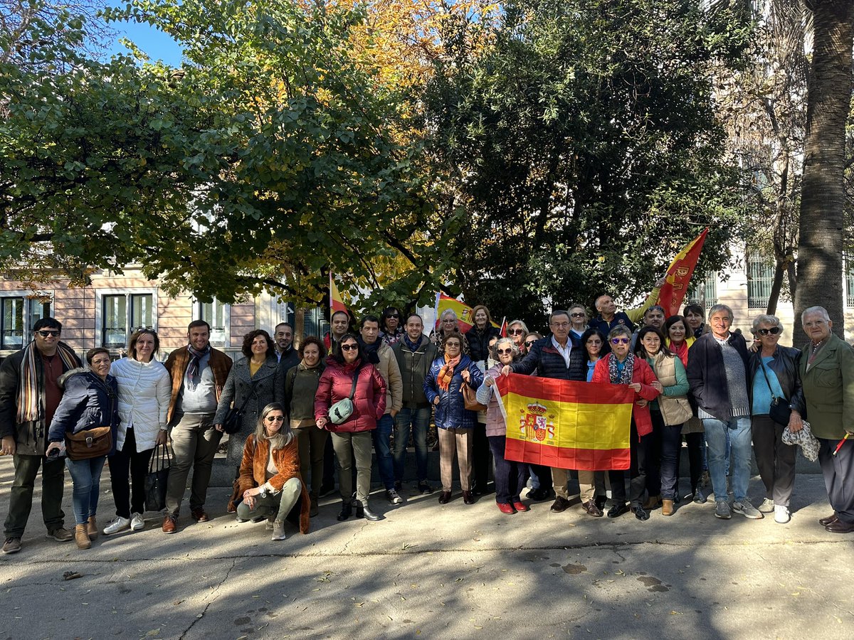 Jorgeggr_83's tweet photo. Y España despertó.

#NoEnMiNombre 
#Cibeles18N
#MeGustaLaFruta https://t.co/wyPpMLSHOV
