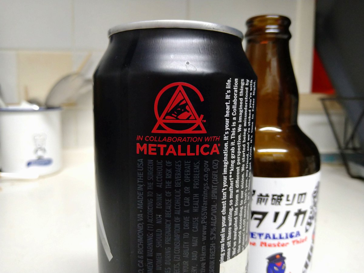 love_rock_beer's tweet photo. 本家の🍺と並べてみた🙆
#humansbeer
#錠前破りのメタリカ 
#ENTERNIGHT 
#Metallica 
#ツイッター晩酌部 
#X晩酌部 
#クラフトビール https://t.co/NPPR2Sx6kK