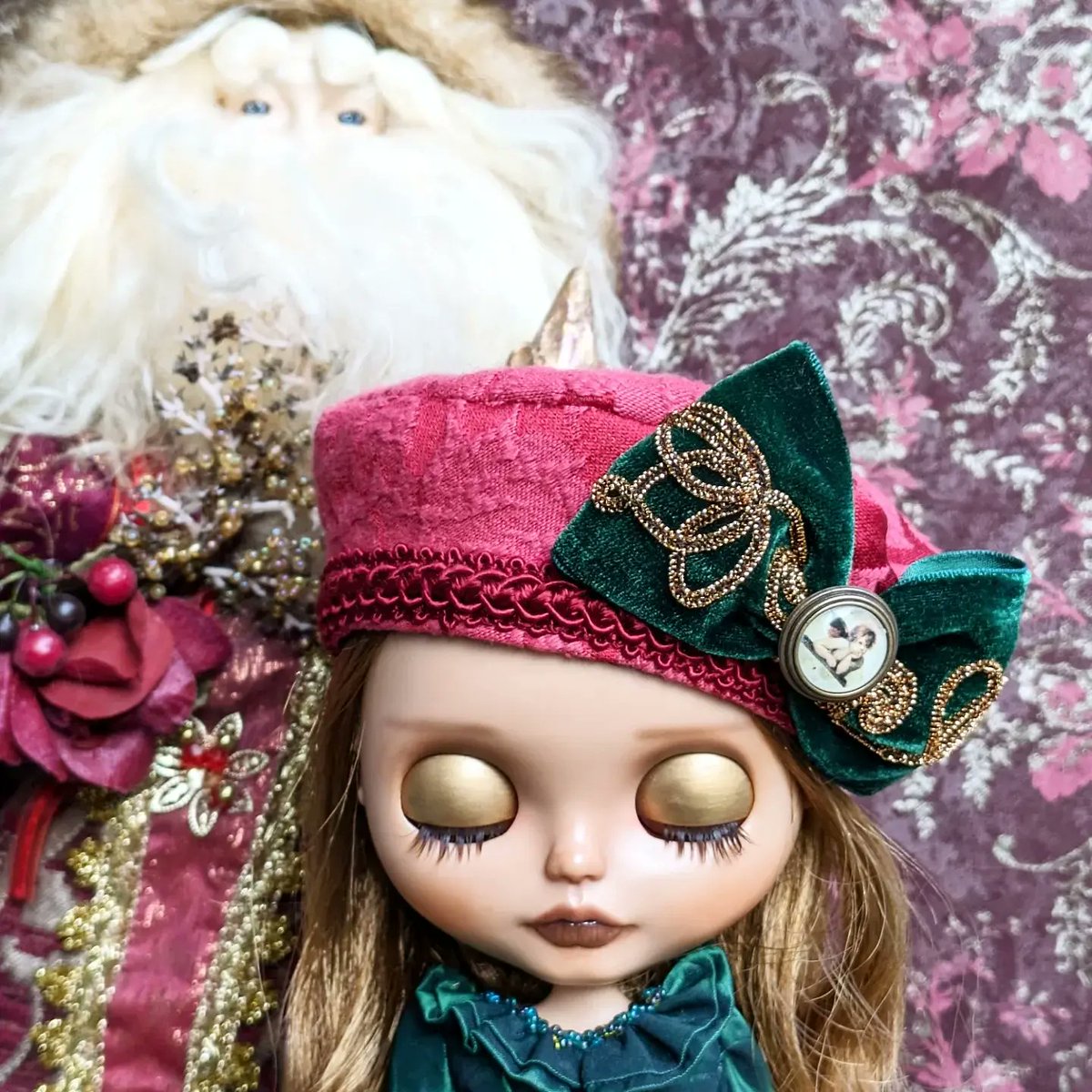 ateliercatstail's tweet photo. 代官山ジュニームーン様の
『Christkindlesmarkt ～クリストキントからの贈り物～ 展』
に出展させて頂きます。
今回はイタリア製の上質な生地を使用して、クリスマスカラーでベレー帽を製作致しました。
是非実物ご覧頂けましたら幸いです。
宜しくお願い致します。
2023年11/21(火)～12/24 https://t.co/plmeBQkYcC