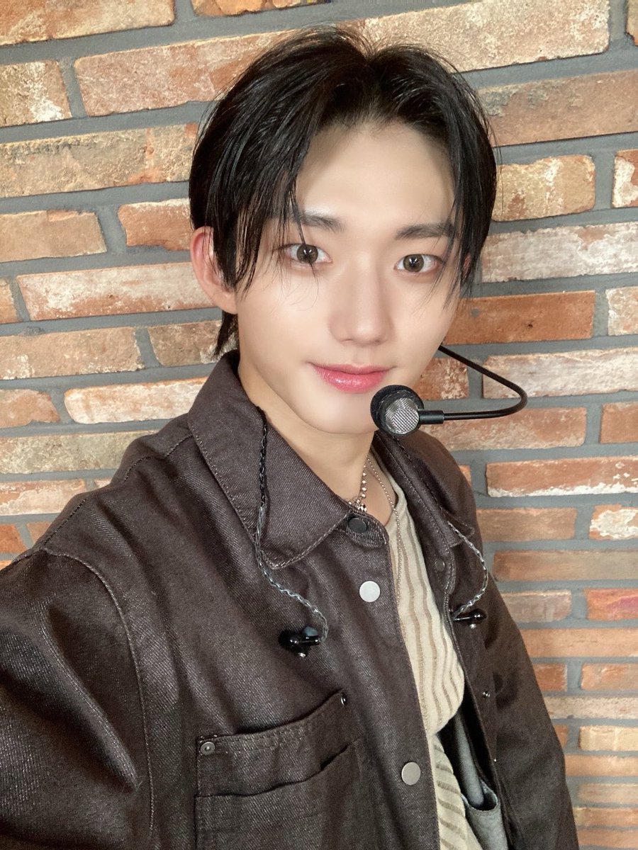 [#원빈]
쁘이~~✌️😊

#ATBO #에이티비오
#WonBin