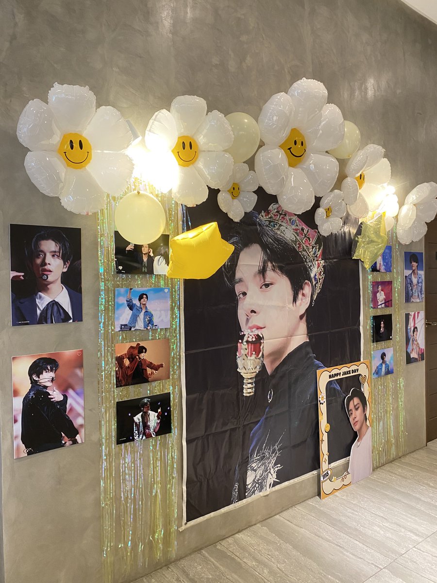 jennijake97's tweet photo. Happy birthday my love 🤩💕. 

@ENHYPEN_members #ENHYPEN_JAKE #YuniquelyYoursJake #EnpireEvents
@ENpireEvents https://t.co/GgmSFsOq6d