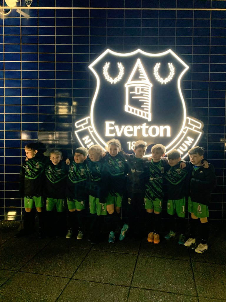 Special night spent up at Finch Farm - great experience for the lads ⚽️🇳🇬

Thanks for the nod @Staceysavage84 👍

@_MYFL 
@HuytonJuniorsfc