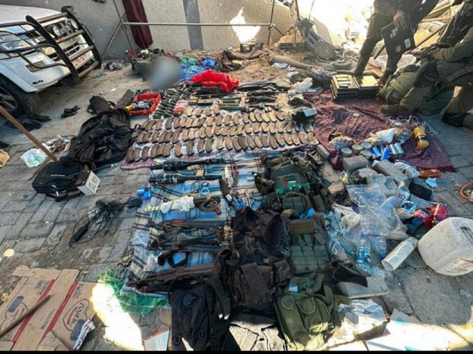 Tom Jones tweet media