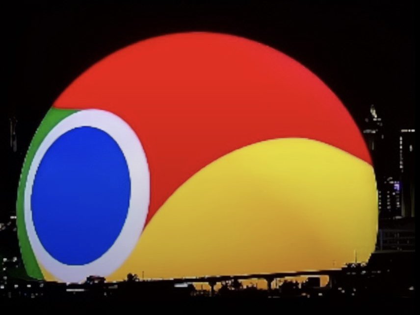 Nowixx's tweet photo. Czy pokazane przed chwila logo Chrome na Sphere nie łamie umowy o zakazie używania kolorów niebieskiego żółtego i czerwonego podczas weekendu wyścigowego by nie dekoncentrować kierowców?
@SokolimOkiem @M_Gasiorowski 
#ViaF1 #F1PL https://t.co/zdo47UYYnV
