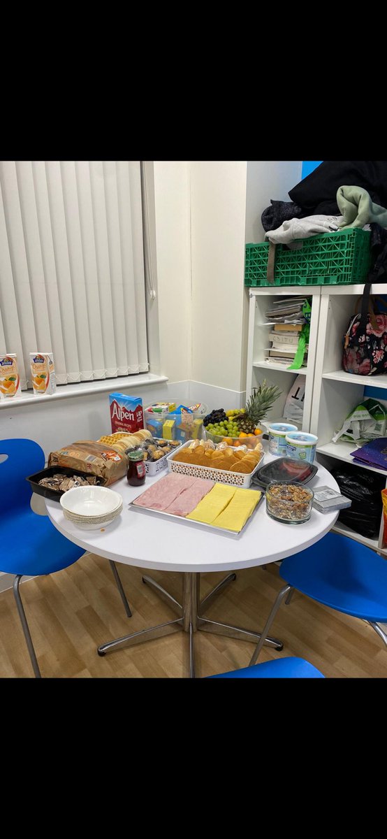 Bakerred20's tweet photo. @JoleneTurnbull3 our SDM council member cooking breakfast for our hard working night staff! Always looking after our team ❤️🥰@UHCW_CritCare @UHCW_CT_UNIT @UhcwEducation https://t.co/HaPDKBYw5A