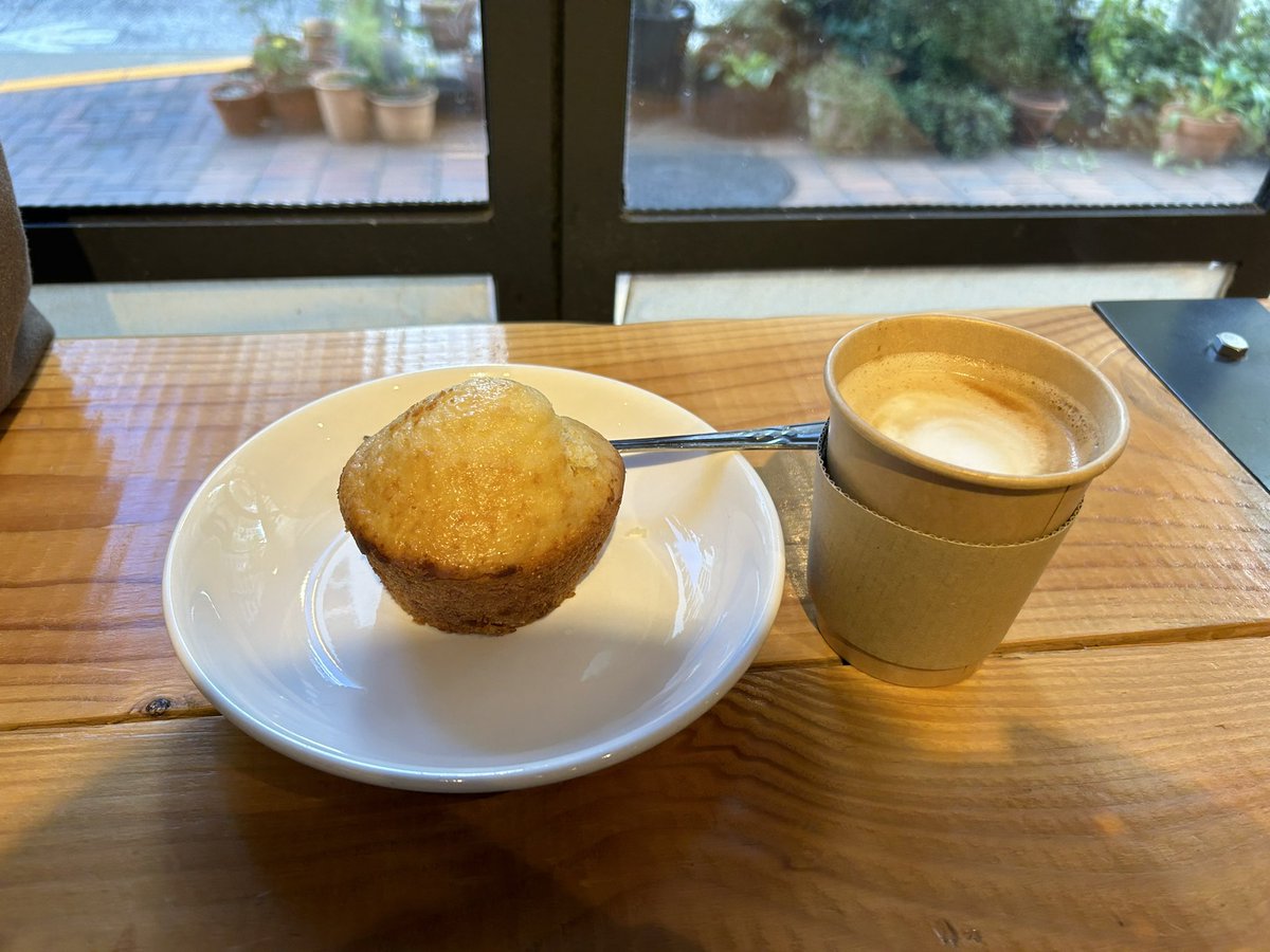 ya_02_yo_27's tweet image. 建物フェチにはたまらない、、
浜町の素敵カフェでのライブ
たまには昼間も良いね
#AugustMoonCafe
#softpackage